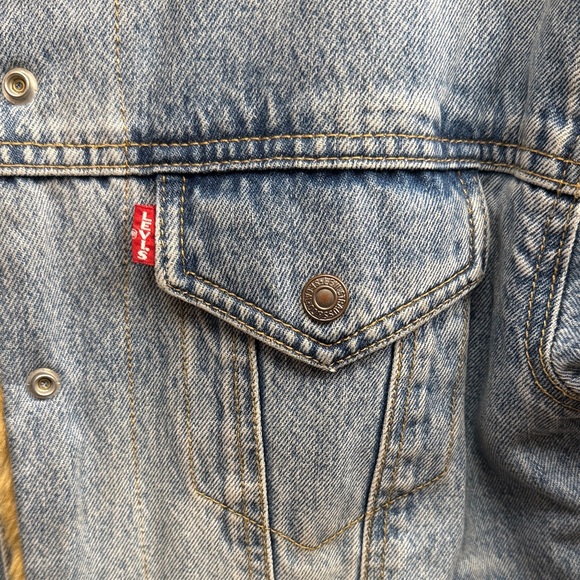 Levi's Light Blue Denim Jacket with Mustard Faux-Shearling Lining - Picture 2 of 5